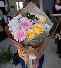 Букет цветов из:  Герберы, Розы и Хризантемы в Графском